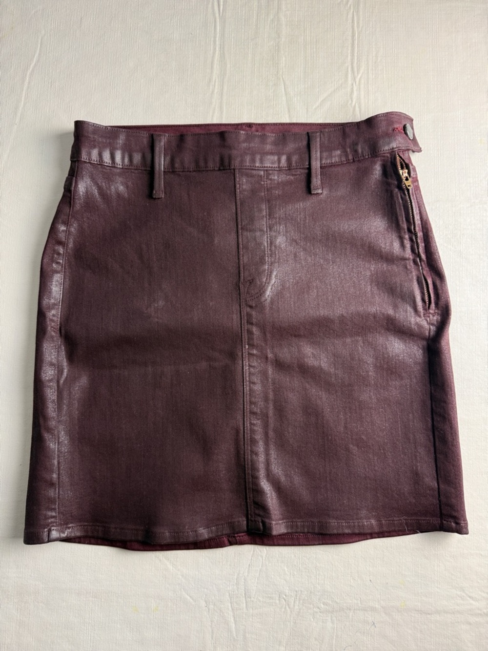 Good American Women's Burgundy Wax Coated Stretch Denim 90s  Mini Skirt  Size 6